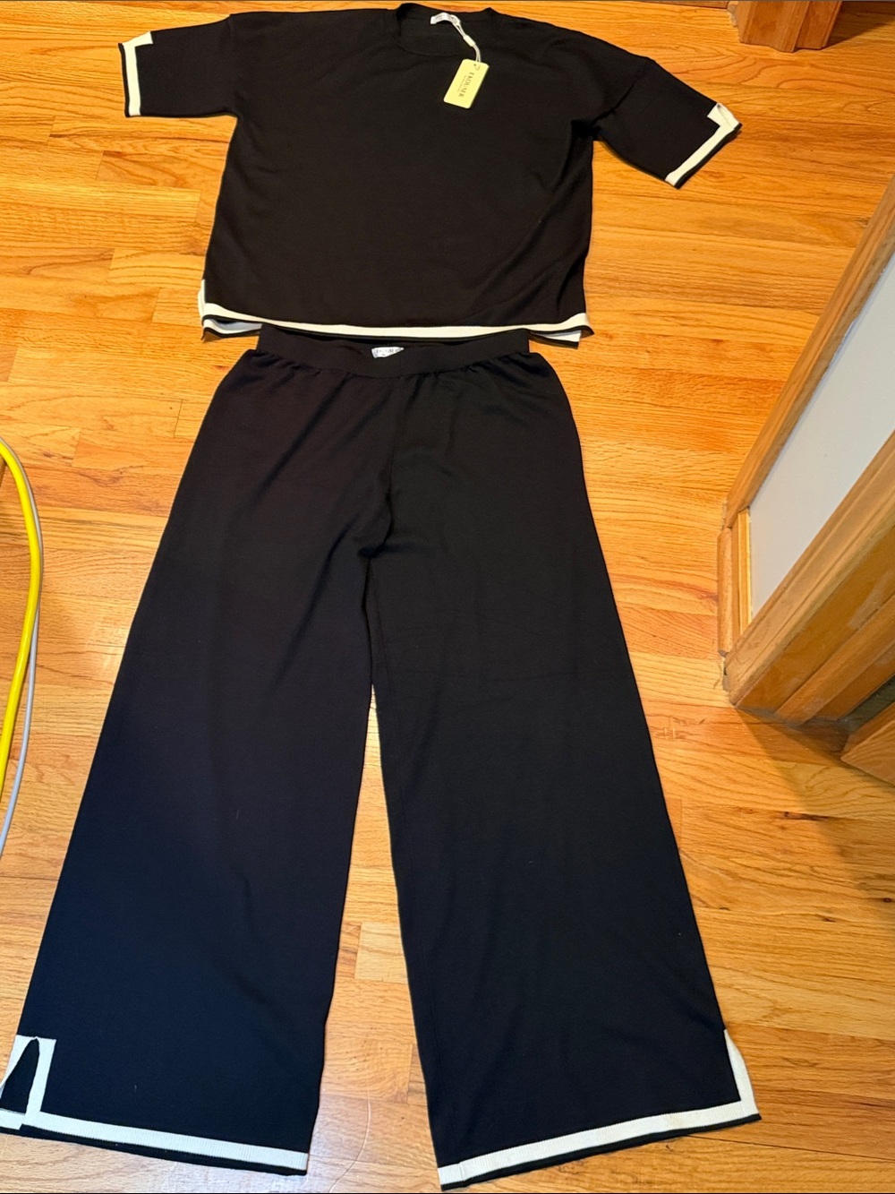 Ekouaer Women Large Black Two-Piece Lounge Set Short Sleeve Wide Leg White Trim
